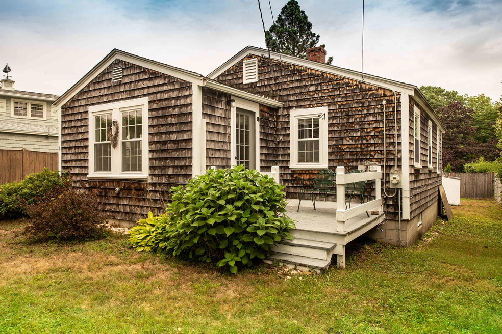 01 - Cottage Front