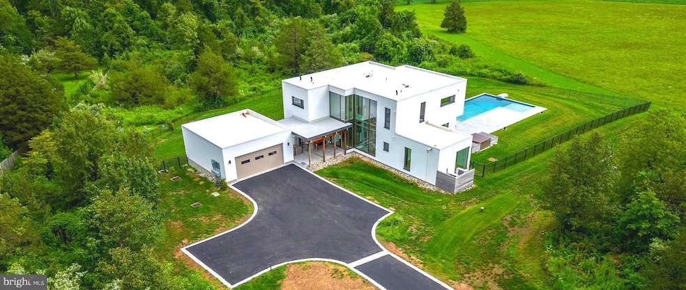 1375 Pebble Hill Rd, Doylestown, PA 18901 - photo 1