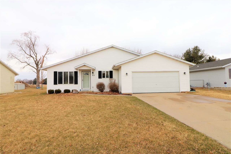 125 Countryside Dr, Evansville, WI 53536 - photo 1