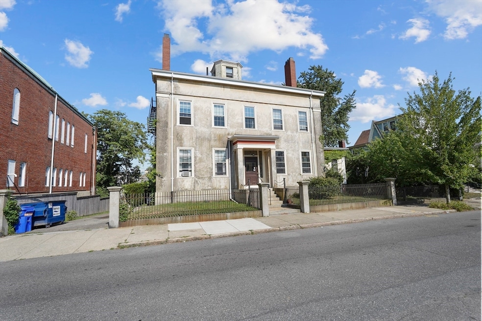 Sold $1,925,000 • Co-Listing Agent