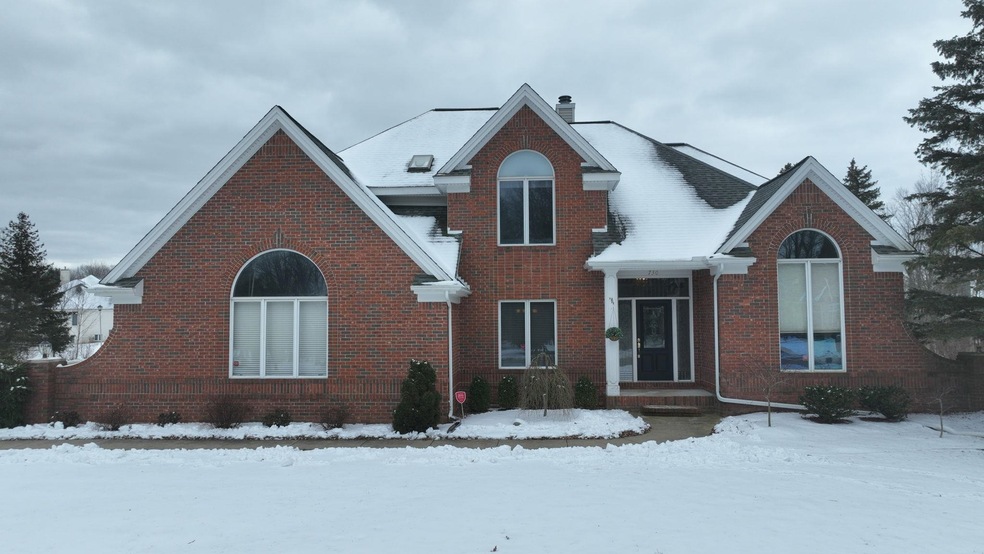 730 Shady Brook Ln, Flushing, MI 48433 - photo 1