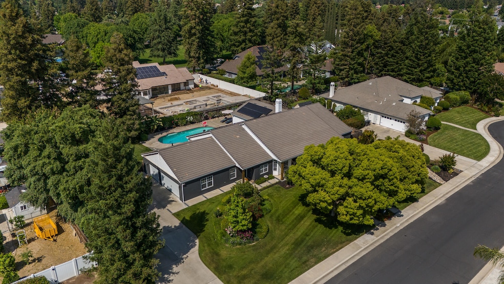 5502 W Nicholas Ct, Visalia, CA 93291 - photo 1