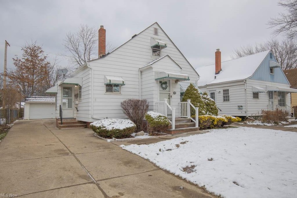 Move right into this turn key home with plenty of 