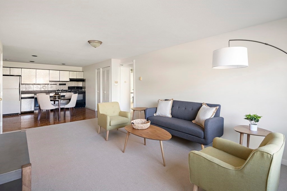 74 Beach St unit 1-6, Woburn, MA 01801 - photo 1