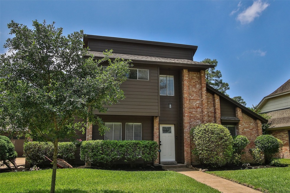 15715 Oxenford Dr, Tomball, TX 77377 - photo 1
