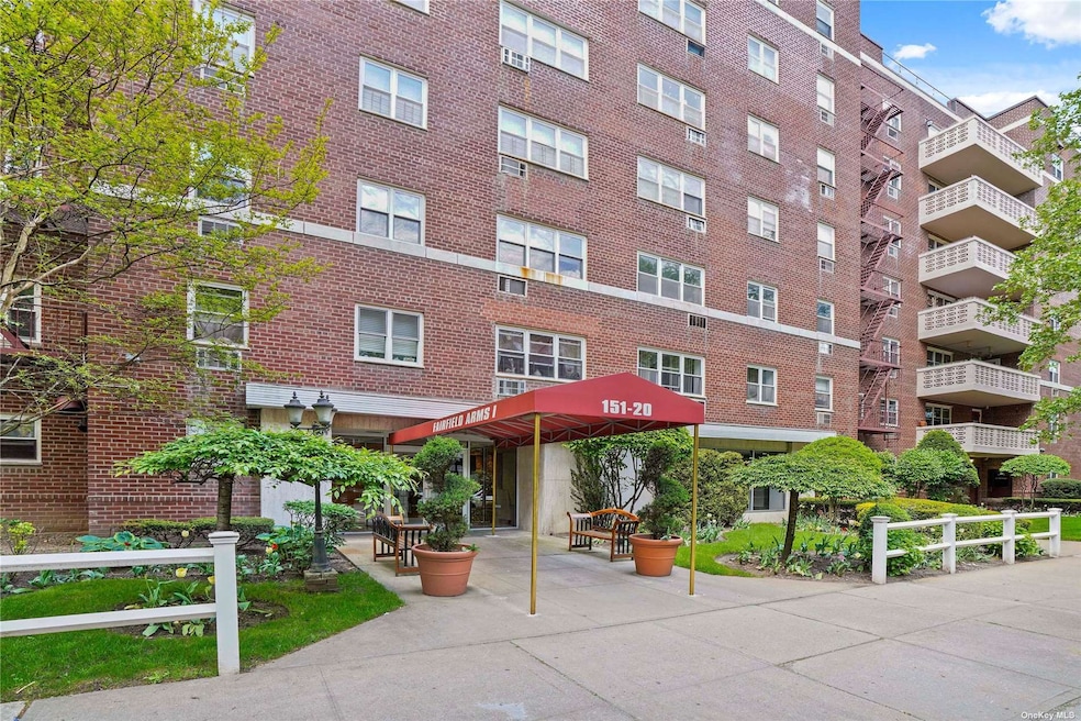 Fairfield Arms unit 4L, Howard Beach, NY 11414 - photo 1