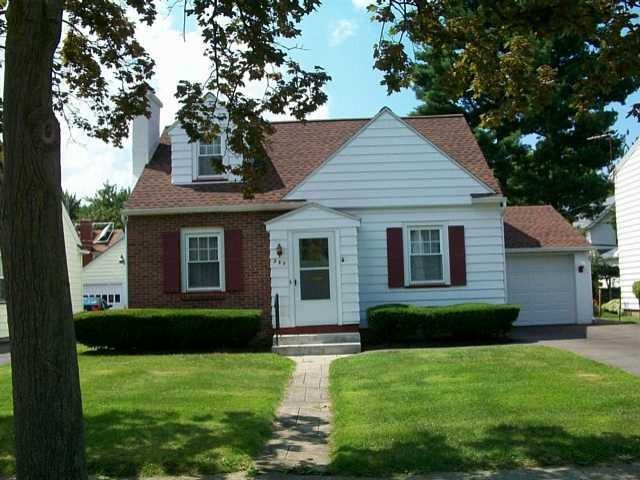 Exterior Front Welcome to 289 Carling Road!