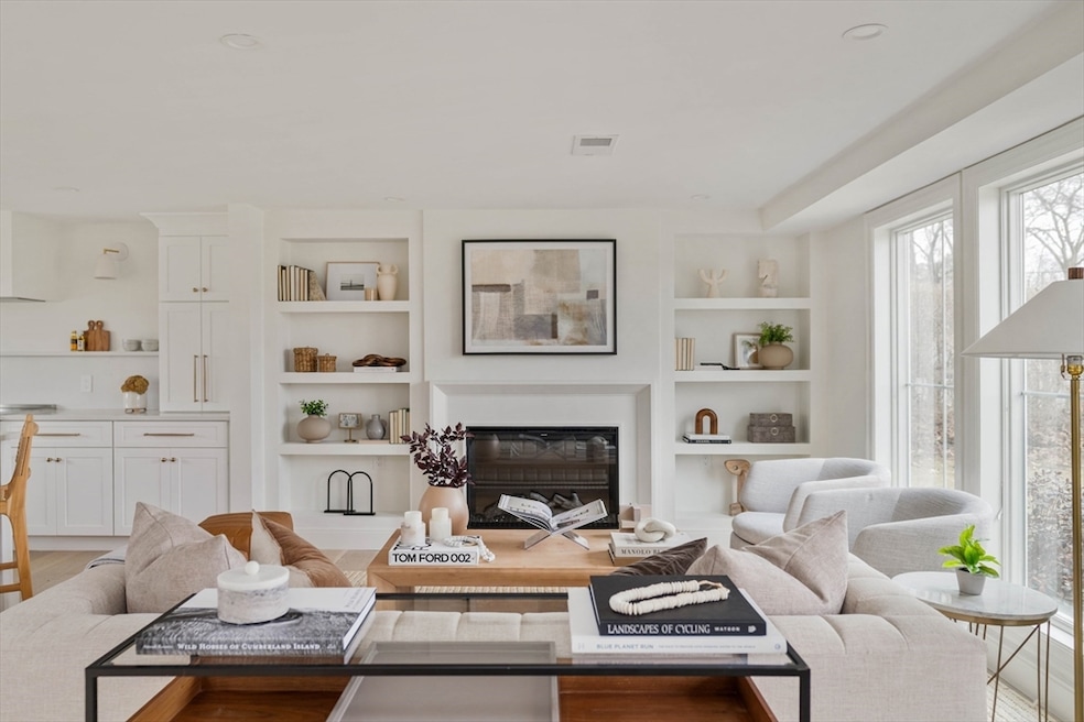 Sold $1,243,000 • Co-Listing Agent