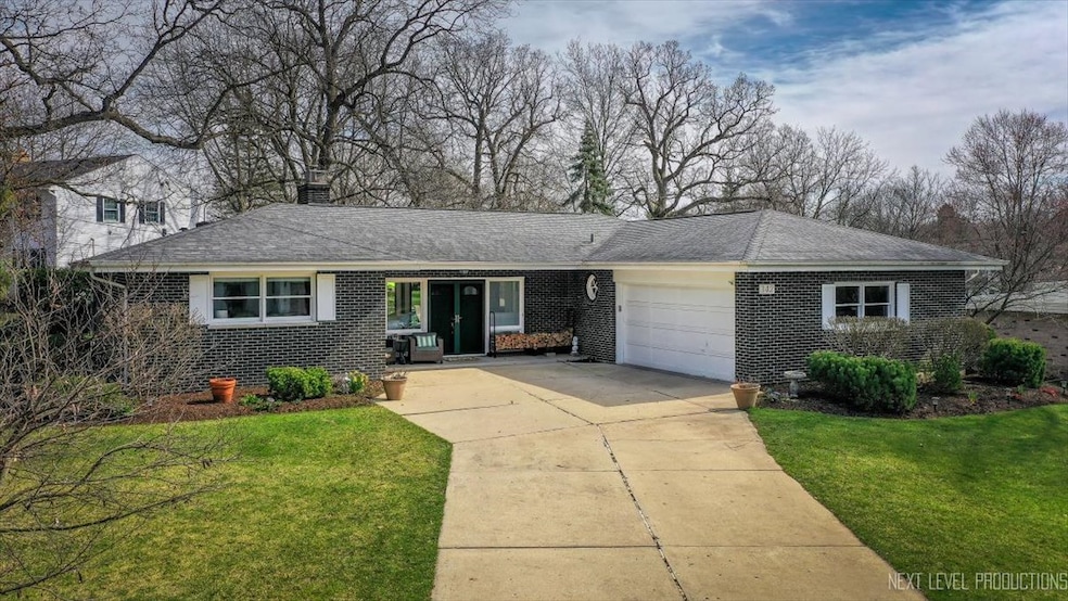 342 Woodland Hills Rd, Batavia, IL 60510 - photo 1