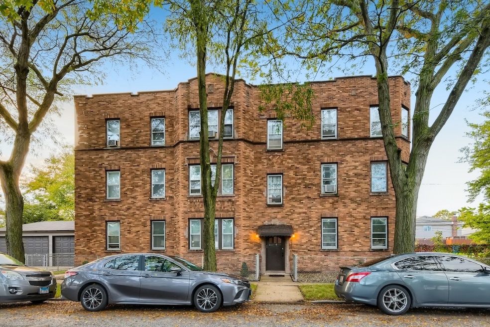 10904 S Avenue D unit 2N, Chicago, IL 60617 - photo 1