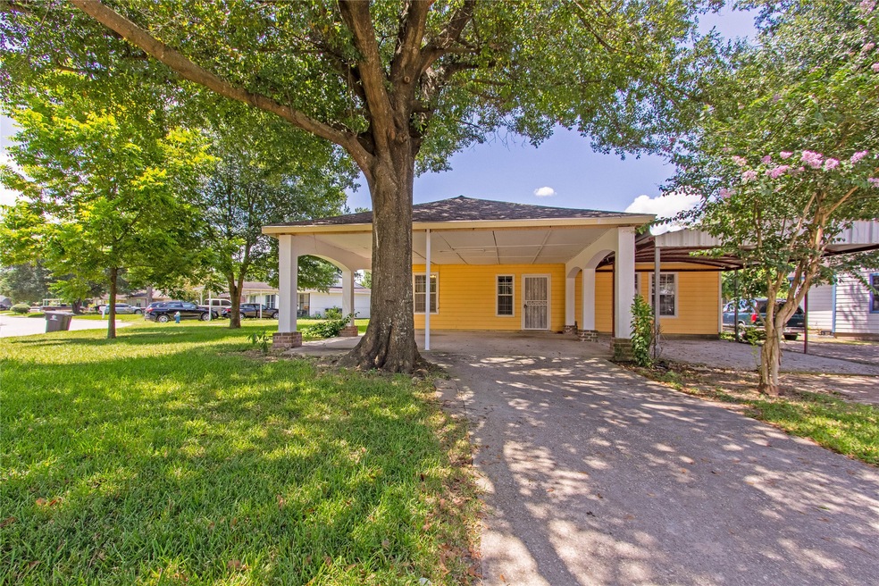 10943 Royal Pine Dr, Houston, TX 77093 - photo 1