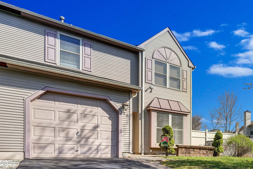 15 Longbrook Ln Freehold NJ-large-003-2-