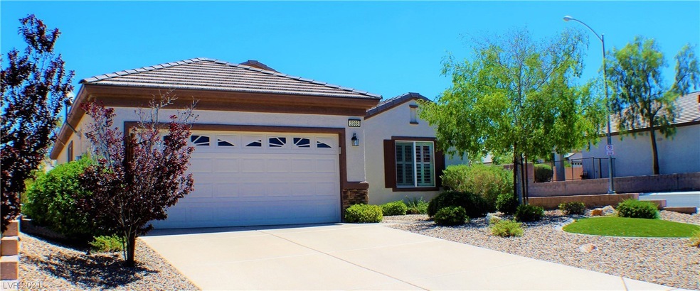 STUNNING SOLERA CORNER LOT HOME IN 55+ HENDERSON C