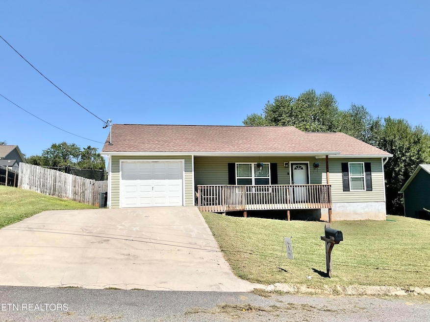 2109 Connor Isaac Ln, Mascot, TN 37806 - photo 1