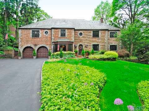 unlisted-address, Manhasset, NY 11030 - photo 1