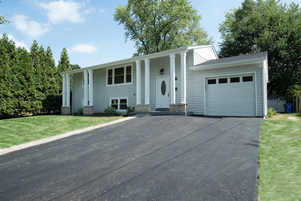 102 Pecos Cir, Carpentersville, IL 60110 - photo 1