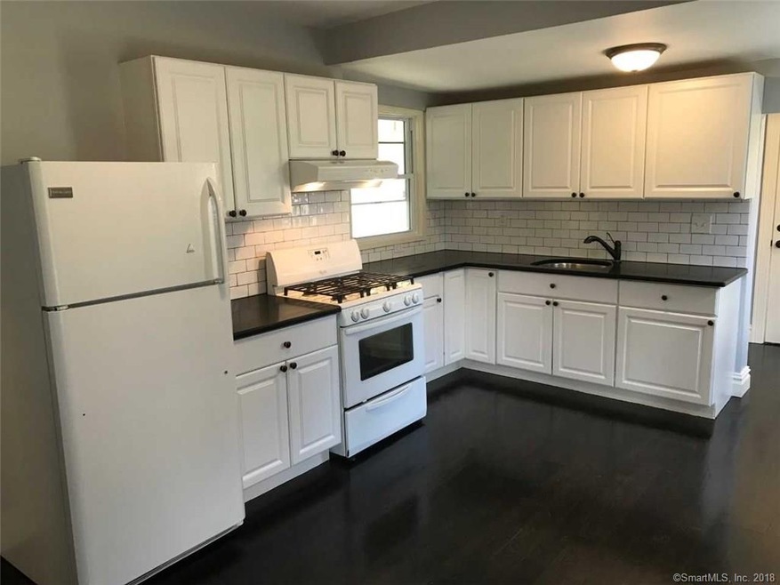 Large Eat-in Kitchen