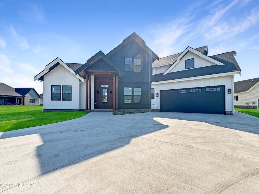 1111 Staysail Dr, Elizabeth City, NC 27909 - photo 1