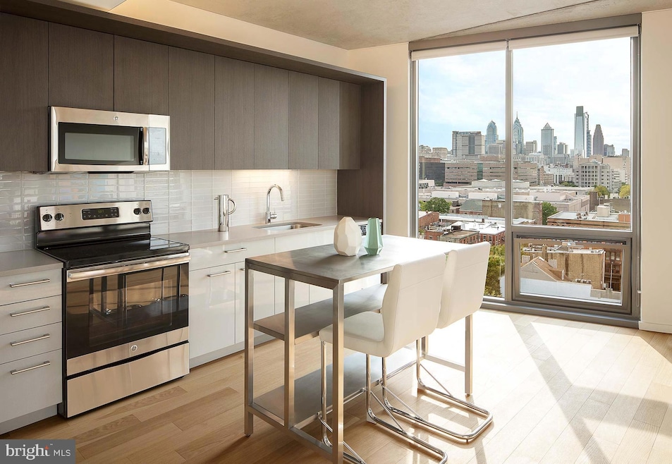 205 Race St unit B-09E, Philadelphia, PA 19106 - photo 1