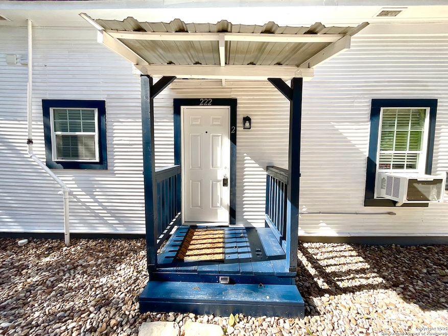 222 Army Blvd unit 222 2, San Antonio, TX 78215 - photo 1