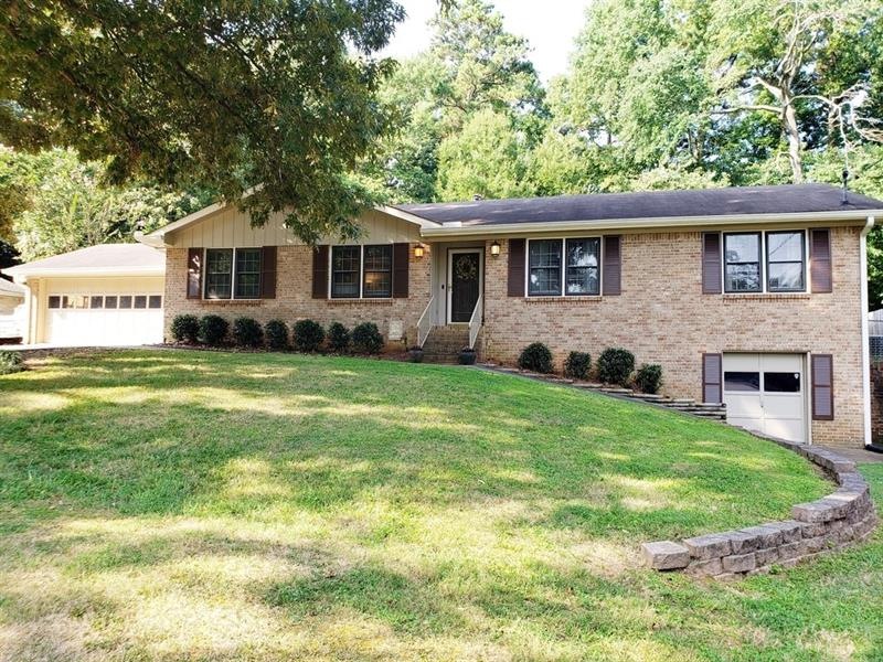 529 Rollingwood Dr, Stone Mountain, GA 30087 - photo 1