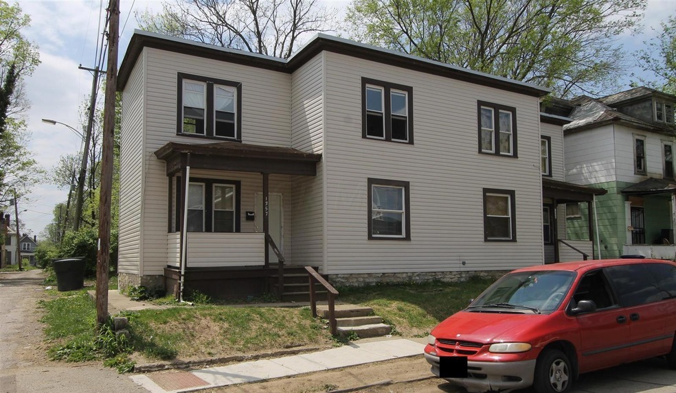 1355-1357 East Mound Street