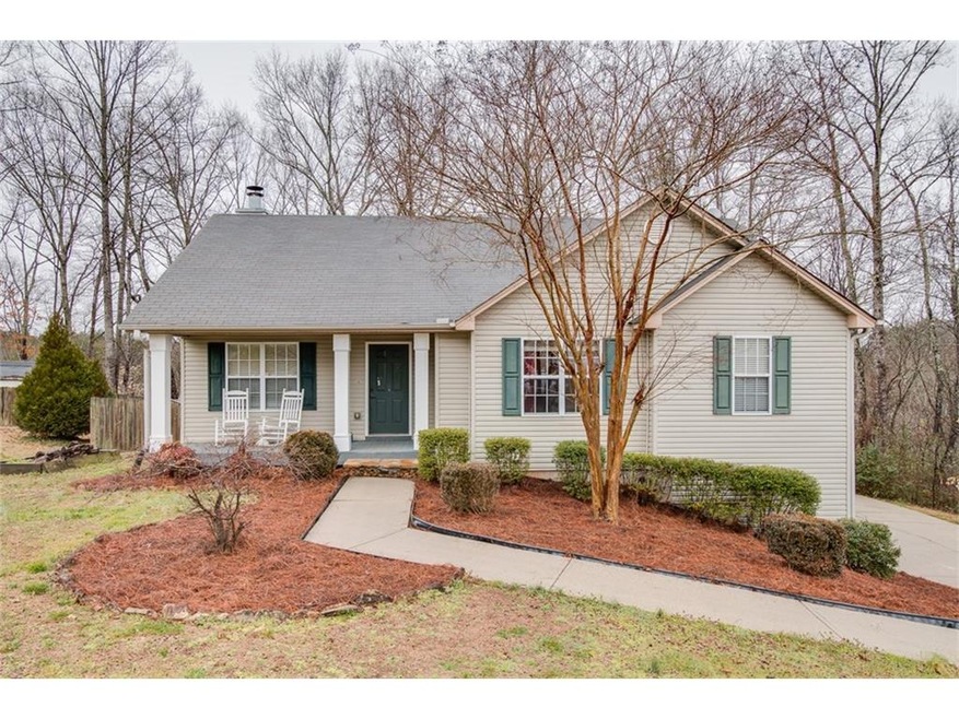 Beautifully maintained ranch home with inviting ro