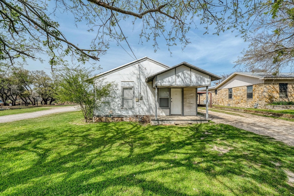 215 E 7th St, Weatherford, TX 76086 - photo 1