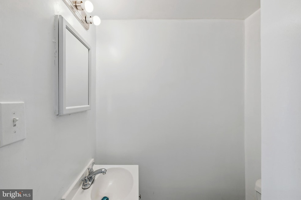 6727 Vermont Ct, Hyattsville, MD 20785 - photo 1