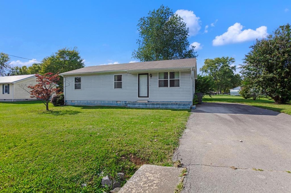 307 Pineridge Dr, Hopkinsville, KY 42240 - photo 1