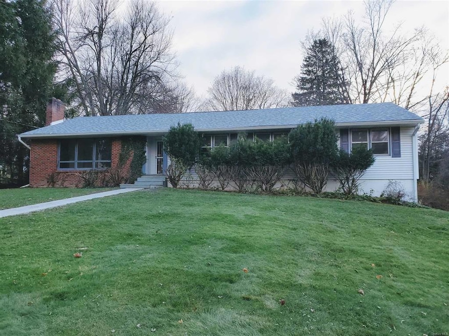 3 Creek Bend Rd, Poughkeepsie, NY 12603 - photo 1