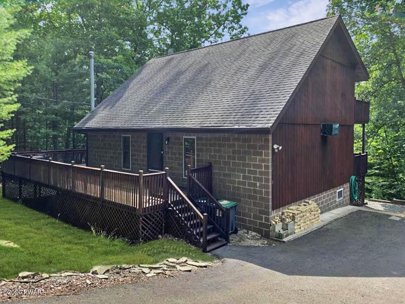 192 Eastwood Cir, Hawley, PA 18428 - photo 1