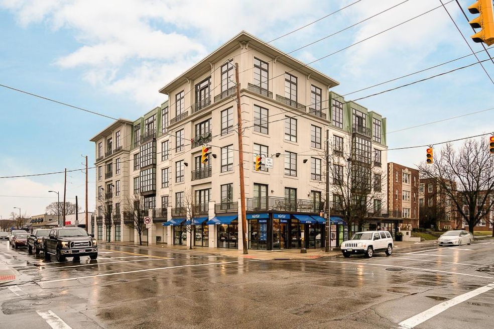 1475_w_3rd_ave_203-1