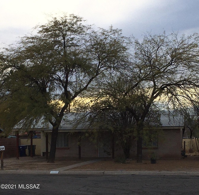 3627 N Tyndall Ave, Tucson, AZ 85719 - photo 1