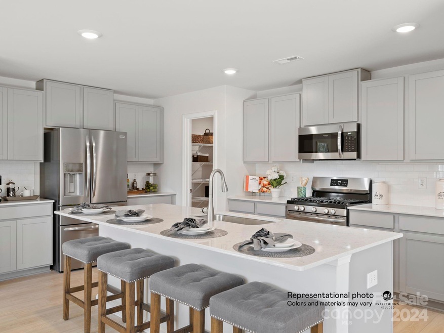 152 Brentwood Dr unit GBD 93, Statesville, NC 28625 - photo 1