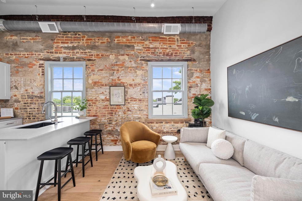 901 King St unit 401, Alexandria, VA 22314 - photo 1