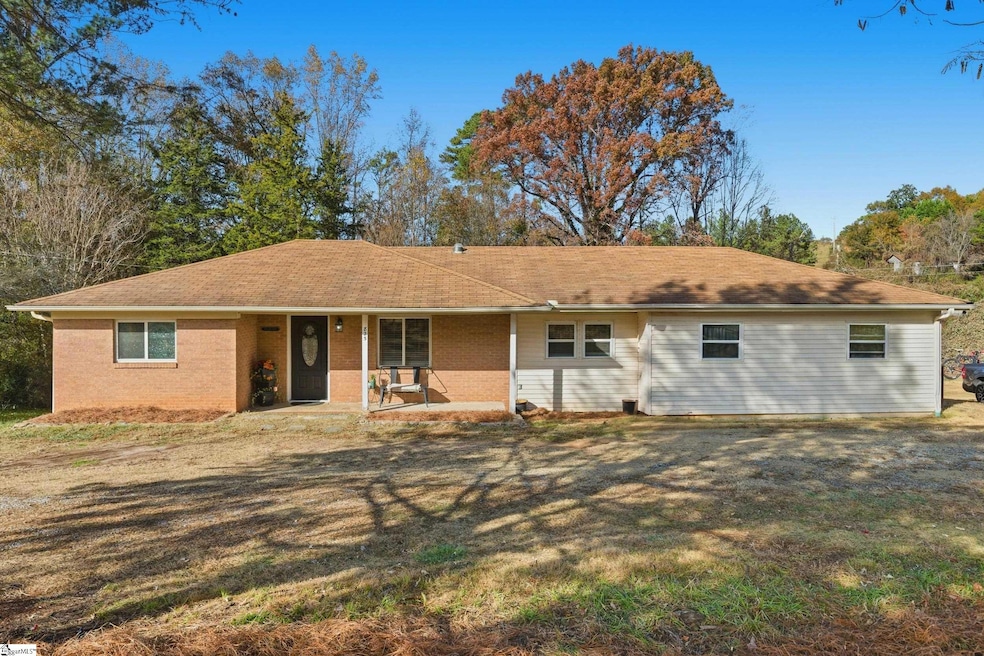 825 Railroad St, Pickens, SC 29671 - photo 1