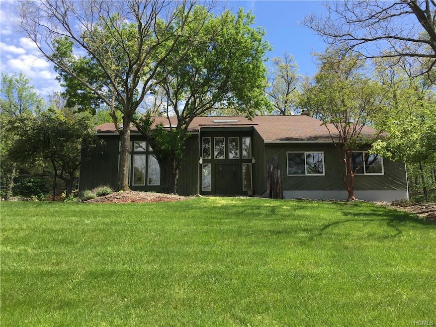 4 Munssee Ct, Stony Point, NY 10980 - photo 1