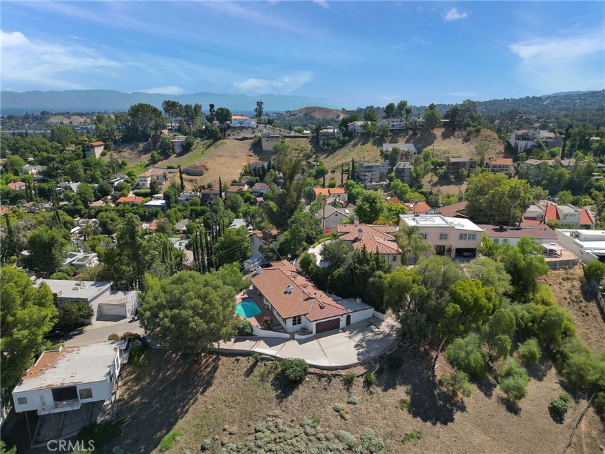 5181 Calatrana Dr, Woodland Hills, CA 91364 - photo 1