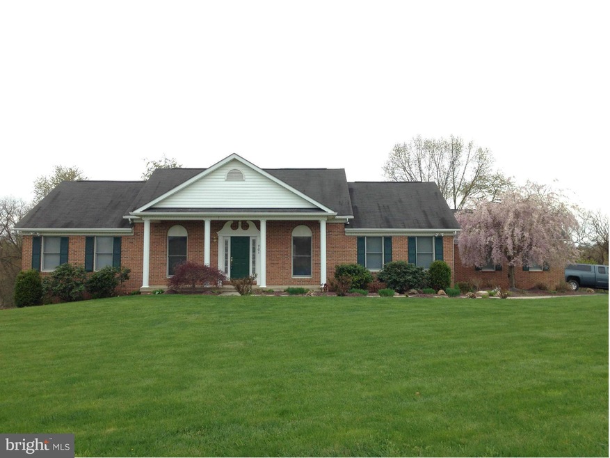 701 Waters Edge Ct, Sykesville, MD 21784 - photo 1