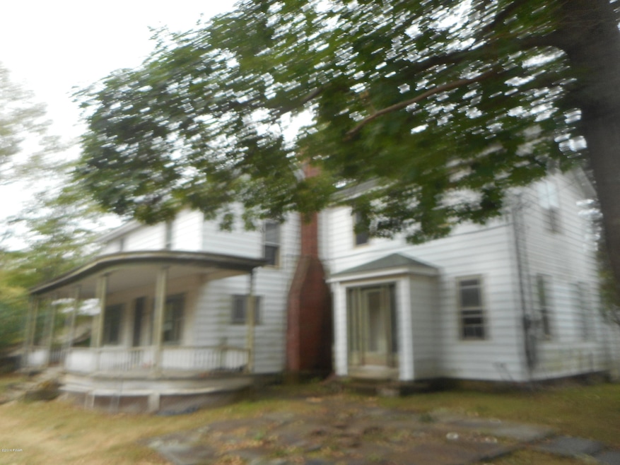 215 Cromwell St, Hawley, PA 18428 - photo 1