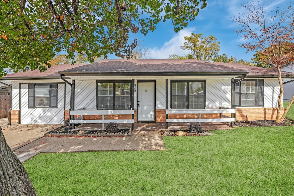 View of front of property featuring a front yard a