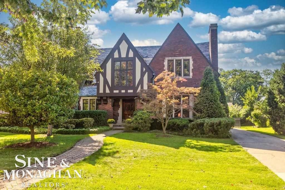 631 Pemberton Rd, Grosse Pointe Park, MI 48230 - photo 1