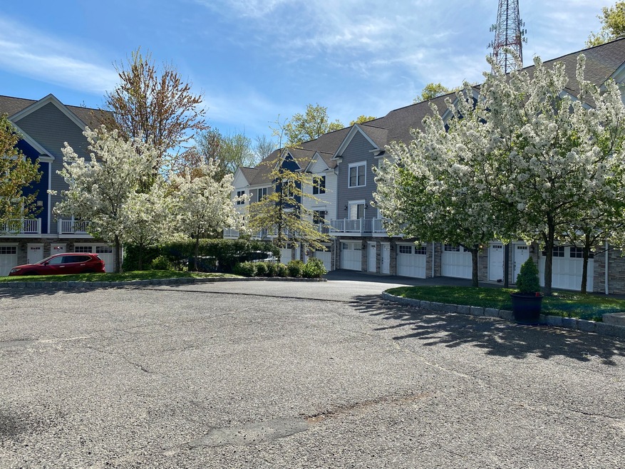 12 Willard Rd unit 3, Norwalk, CT 06851 - photo 1