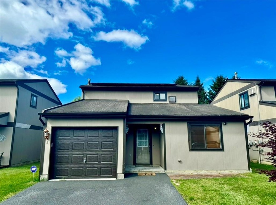 5 Russell Mews unit 3, Middletown, NY 10940 - photo 1