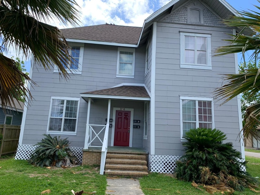 2210 Sabine Pass Ave, Beaumont, TX 77701 - photo 1