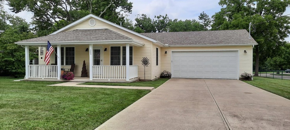 305 E Baldwin St, Blanchester, OH 45107 - photo 1