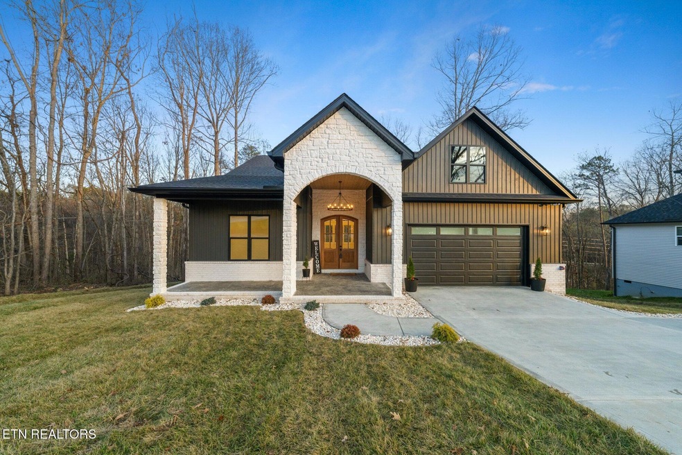 136-Amohi-Way-Loudon-TN-1