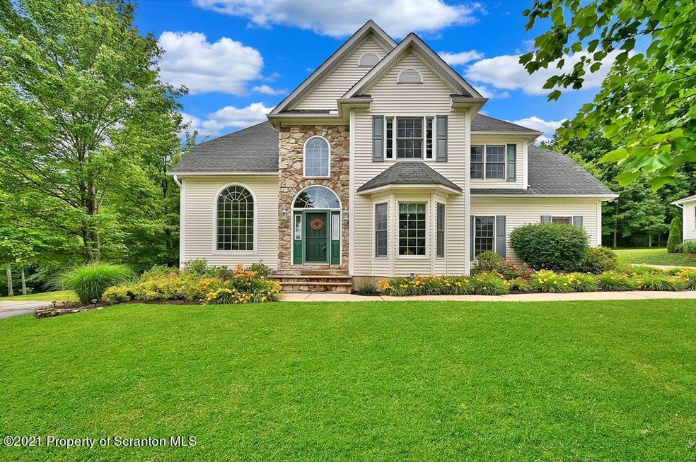 211 Elmwood Dr, Moscow, PA 18444 - photo 1