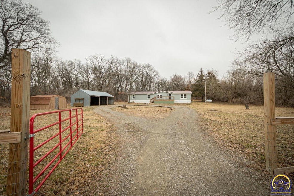 17360 158th Rd, Hoyt, KS 66440 - photo 1